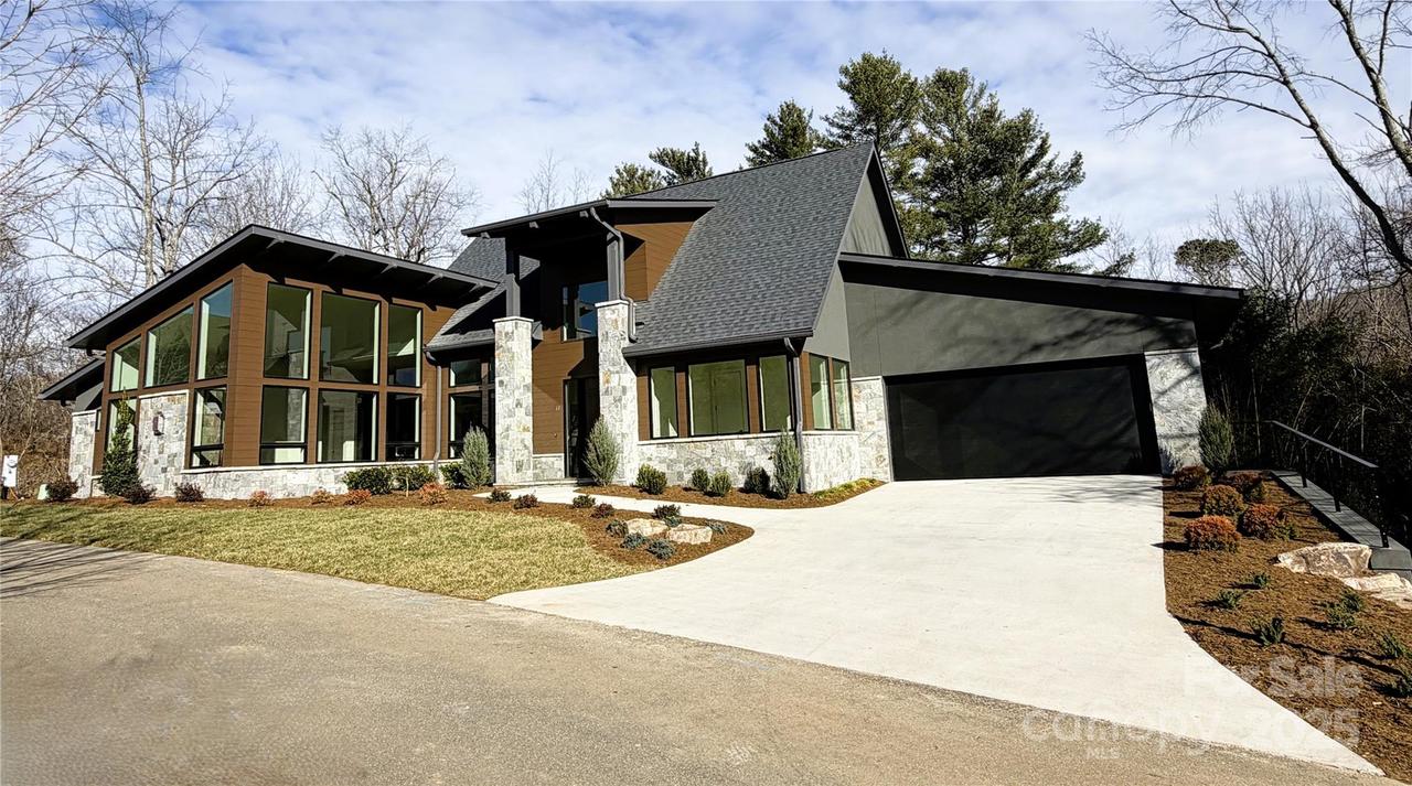 11 Kiftsgate Ct., Asheville, NC 28804