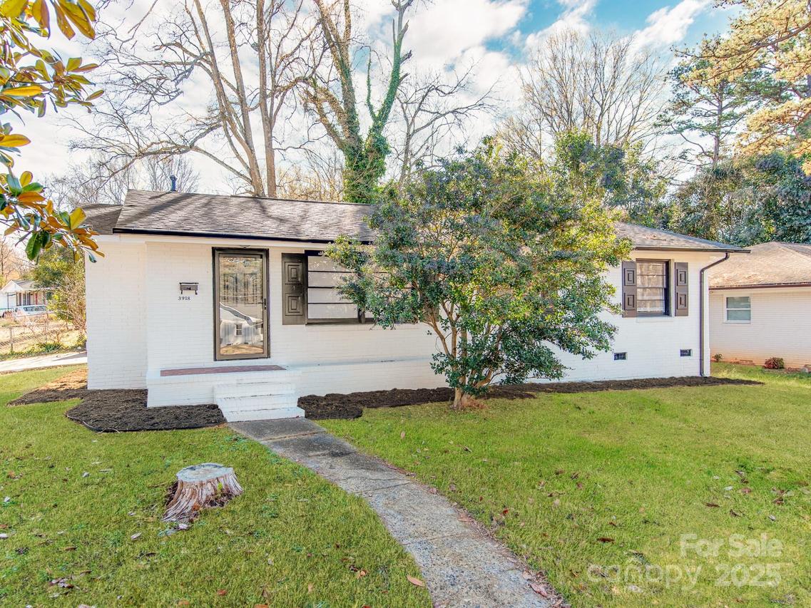 3918 Tipperary Pl., Charlotte, NC 28215