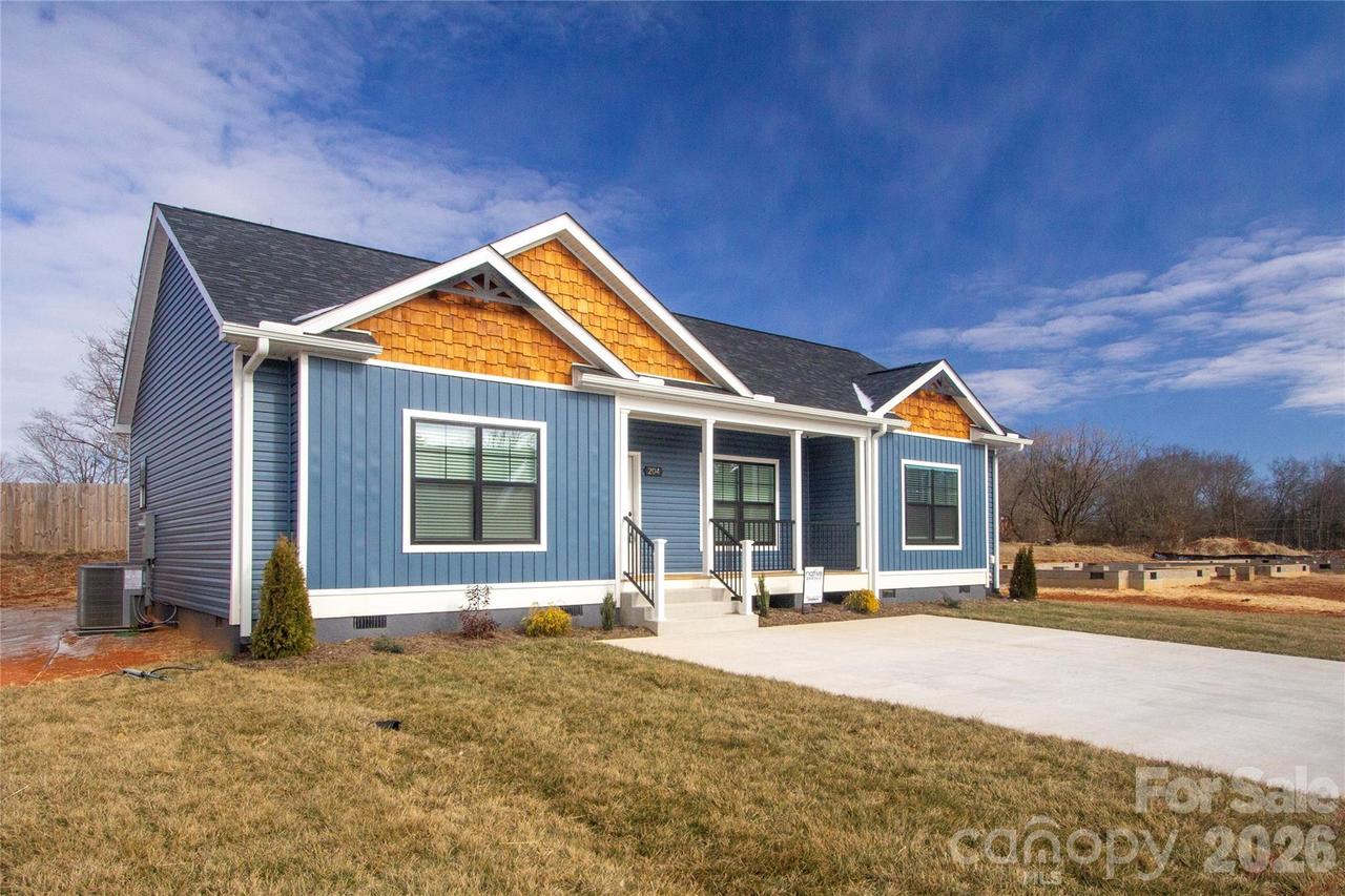 204 Southern Charm Rd., Arden, NC 28704