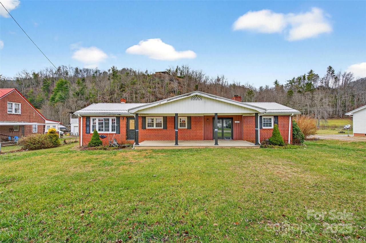 12231 N 226 Hwy., Bakersville, NC 28705