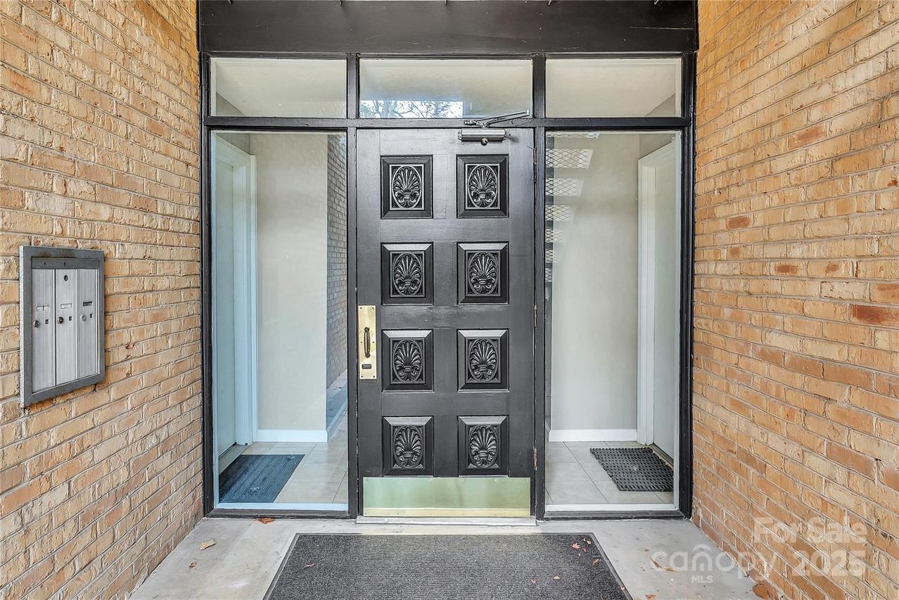 4754 Hedgemore Dr., Charlotte, NC 28209