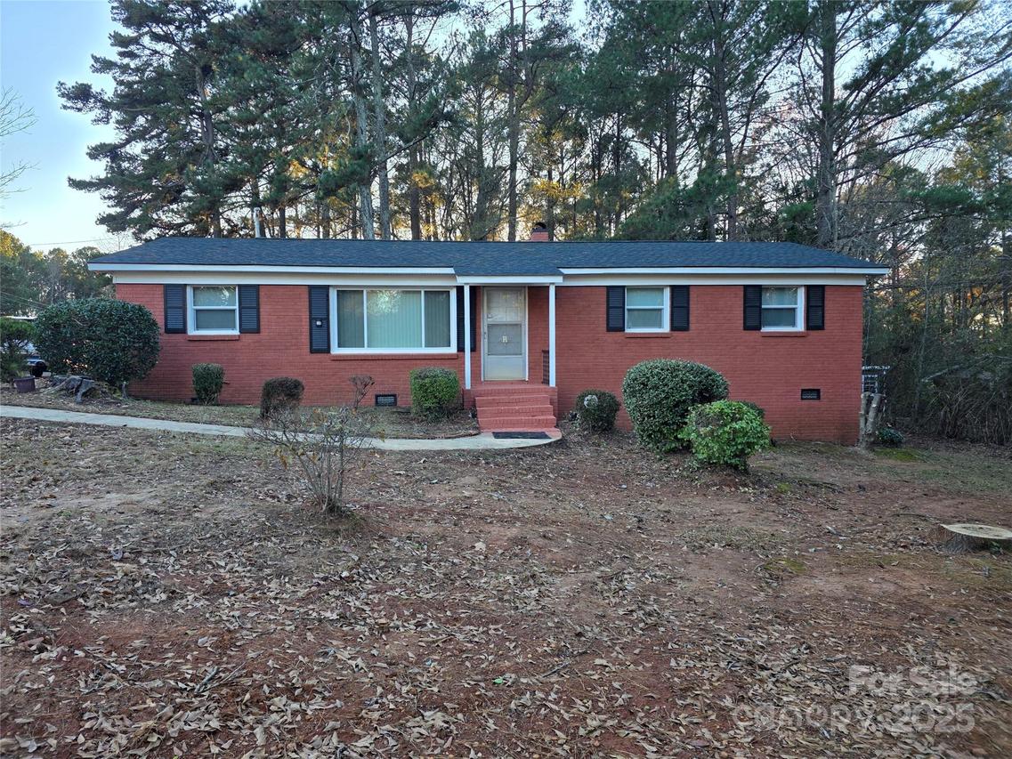 38 Morningside Ln., Wadesboro, NC 28170