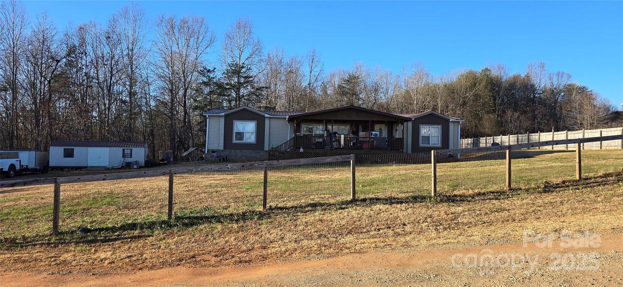 78 Buck Branch Rd., Mill Spring, NC 28756