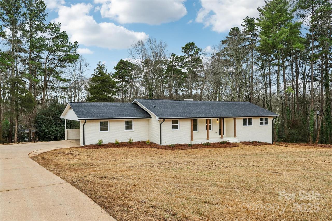 246 E Church St., New London, NC 28127