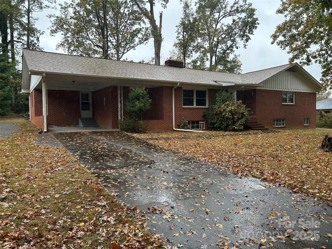 213 Forest Hill Dr., Forest City, NC 28043