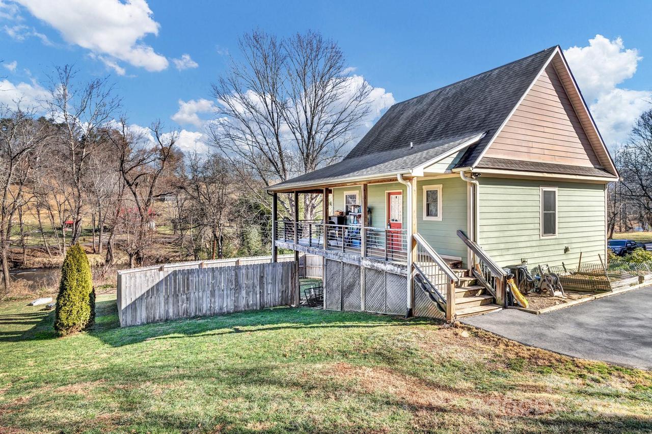 2600 Old Clyde Rd., Clyde, NC 28721