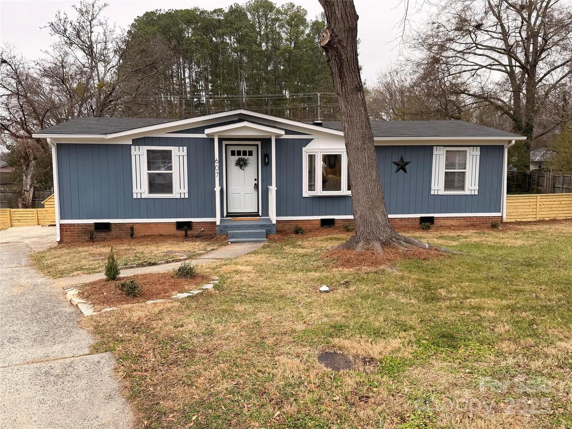 607 Elderwood Ct., Gastonia, NC 28052