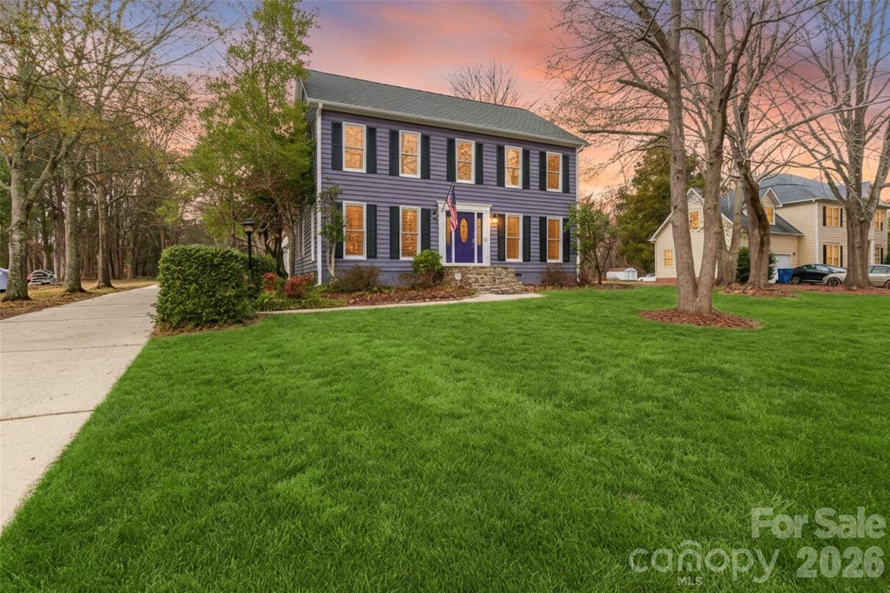 8230 Quail Hollow Dr., Harrisburg, NC 28075