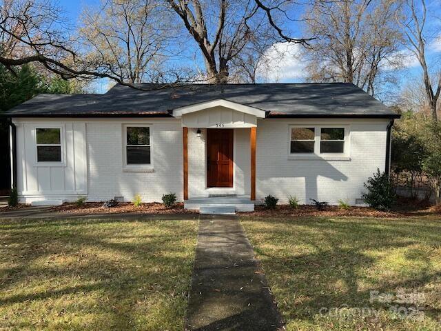 345 Fannie Cir., Charlotte, NC 28205