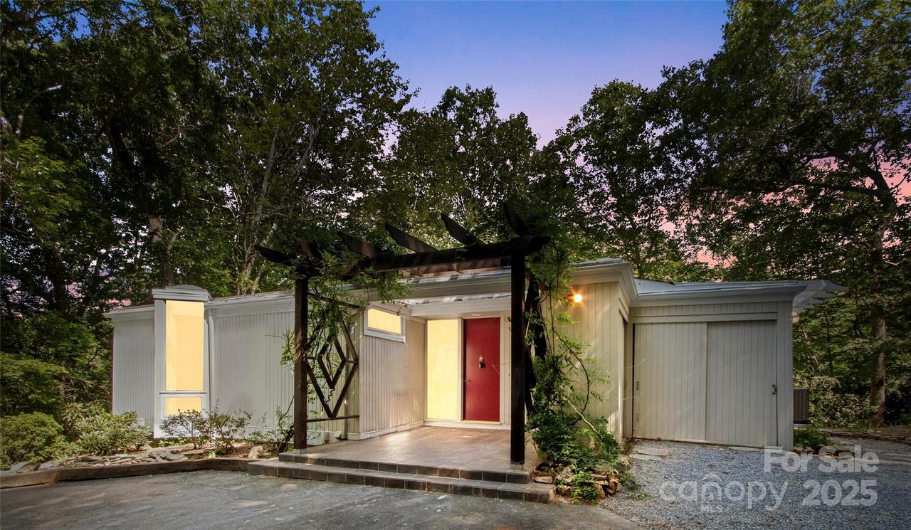 141 Wildflower Rd., Spruce Pine, NC 28777