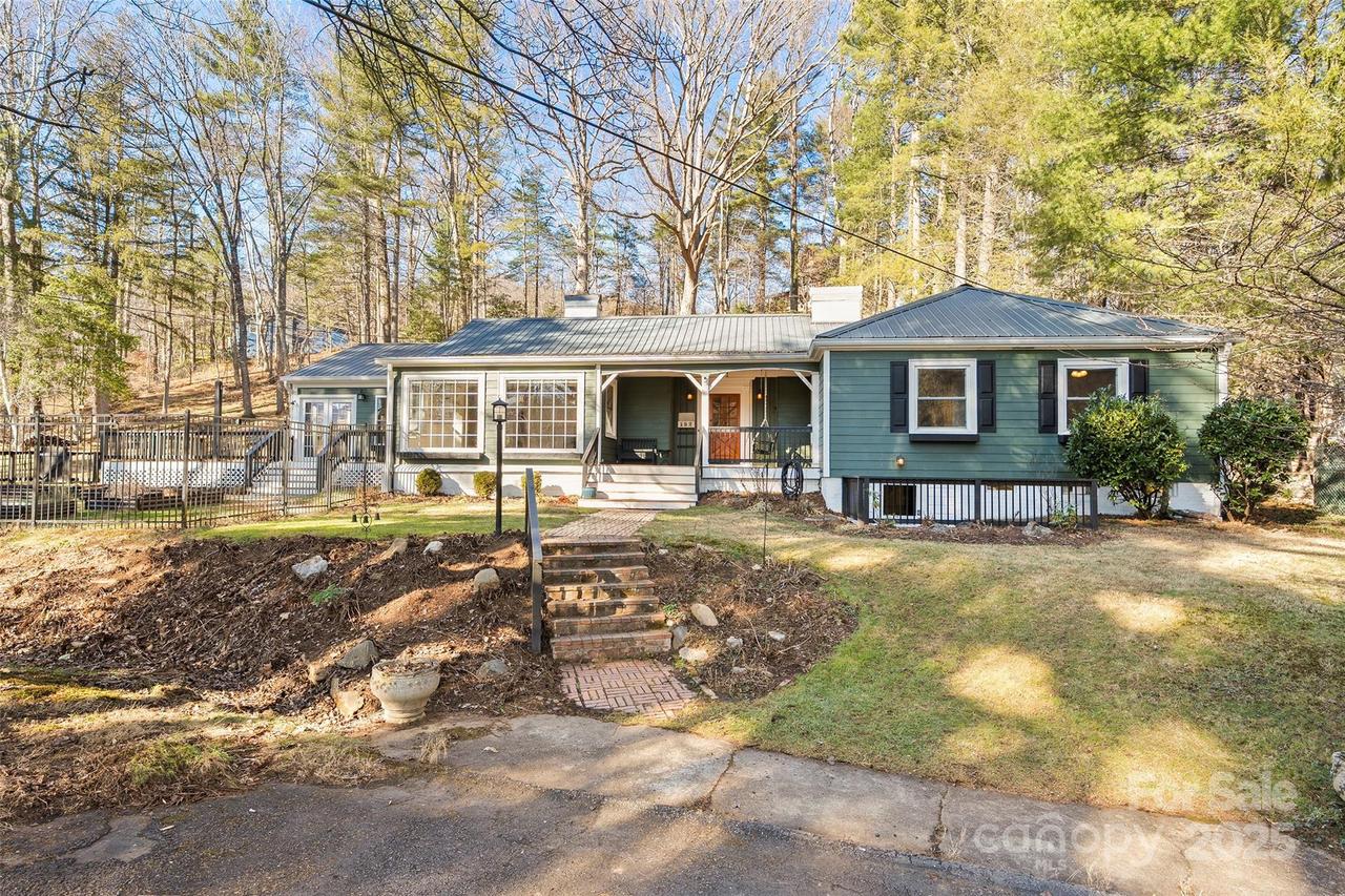 182 Timothy Ln., Waynesville, NC 28786