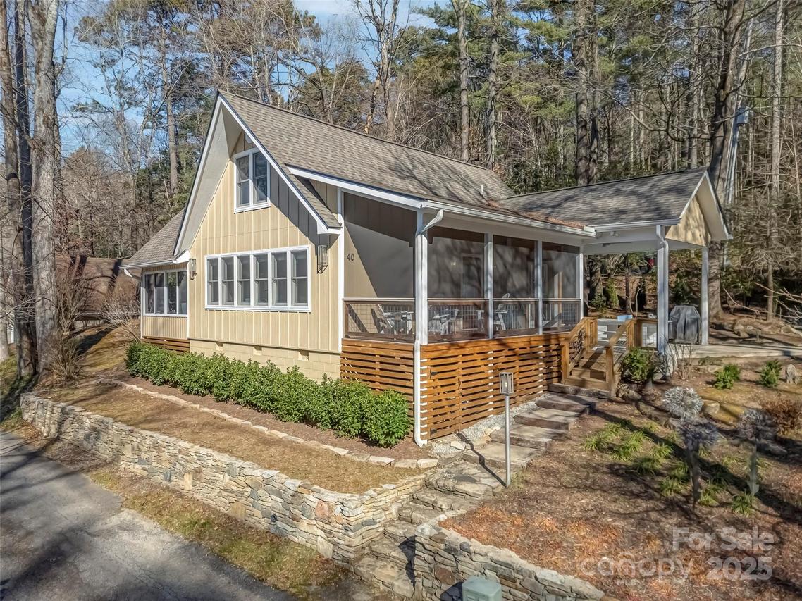 40 Toxaway Landing Dr., Lake Toxaway, NC 28747