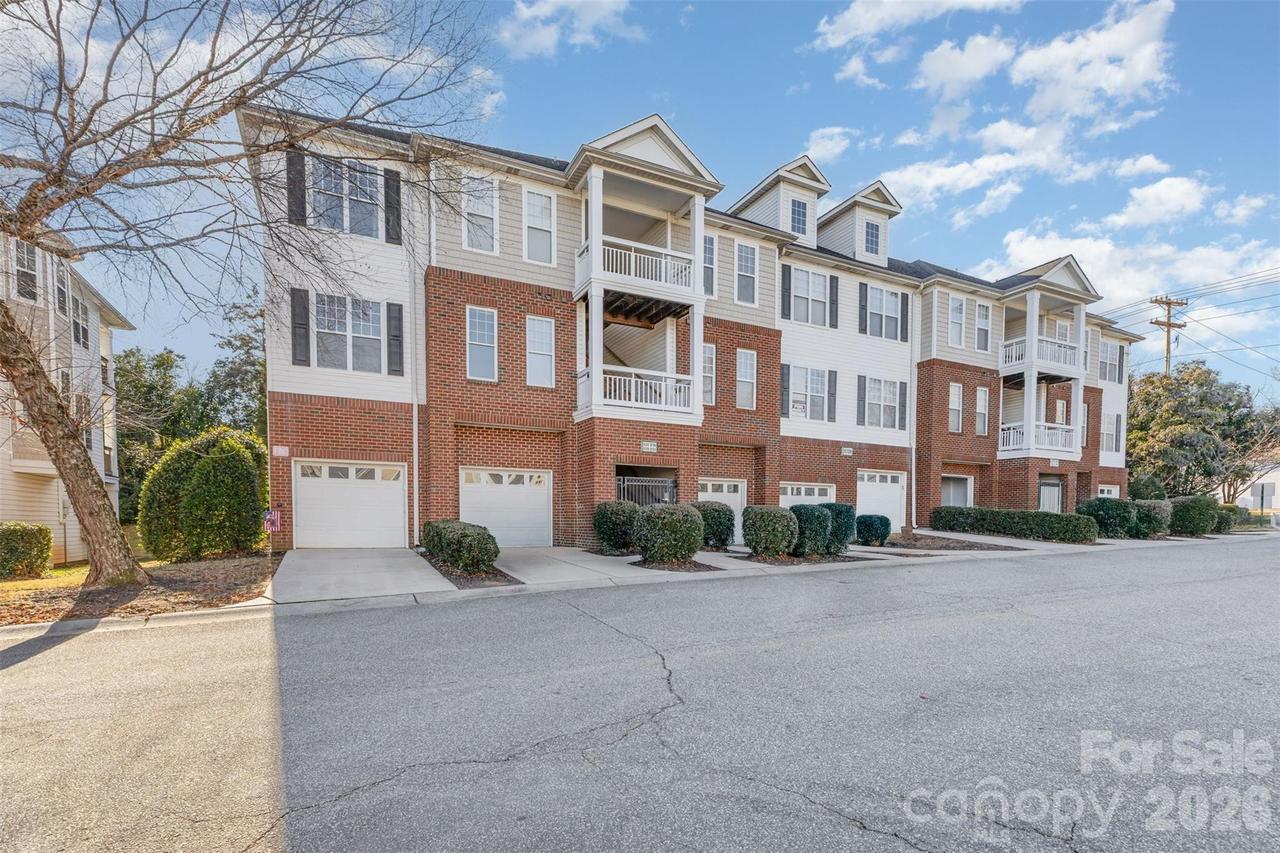6730 Mallard Park Dr., Charlotte, NC 28262
