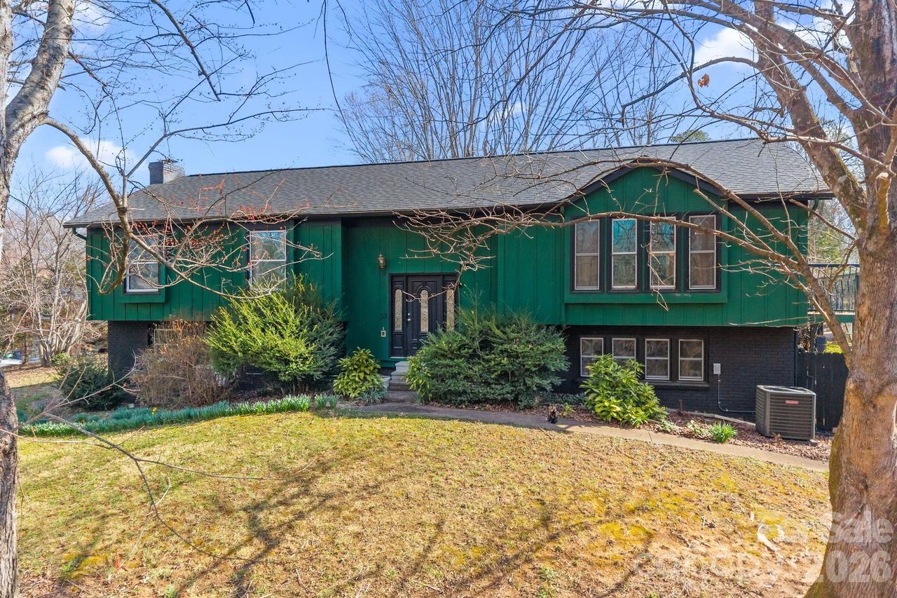 33 Fairfield Dr., Candler, NC 28715