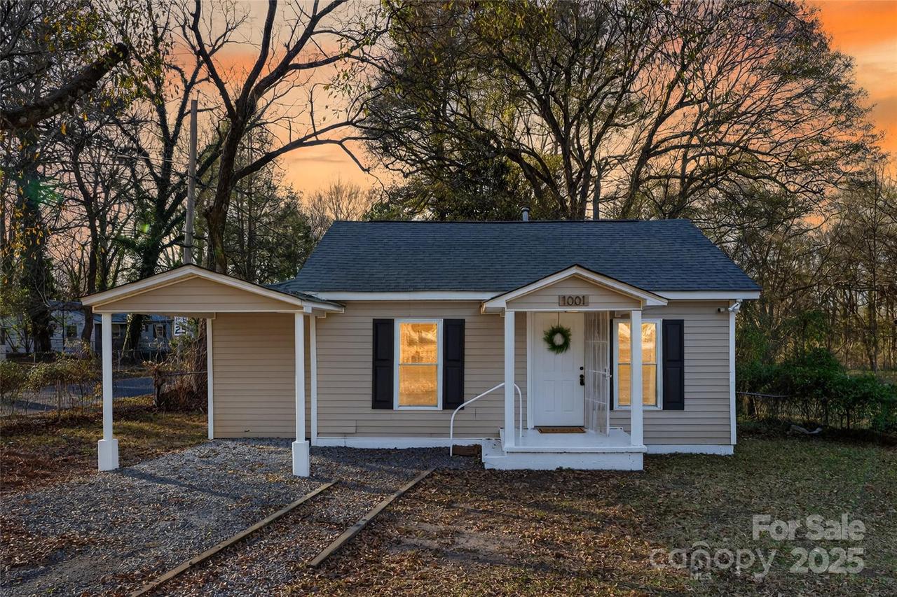 1001 N Ransom St., Gastonia, NC 28052