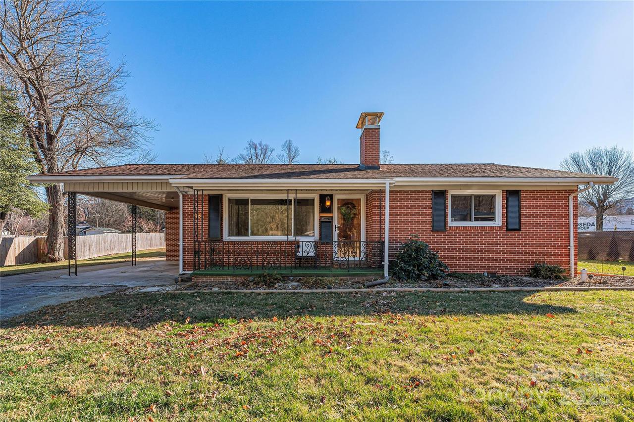 145 Killian St., Waynesville, NC 28786