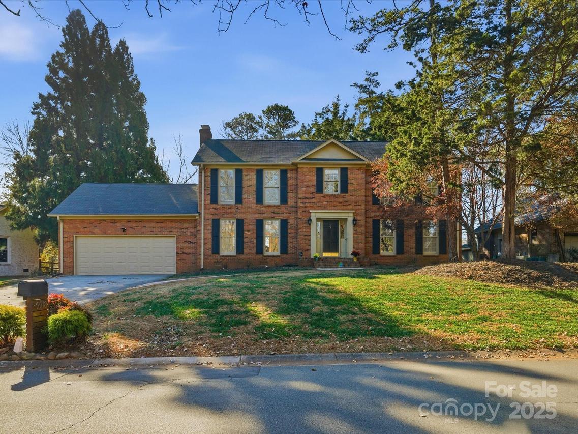 9218 Deerpark Ln., Charlotte, NC 28277