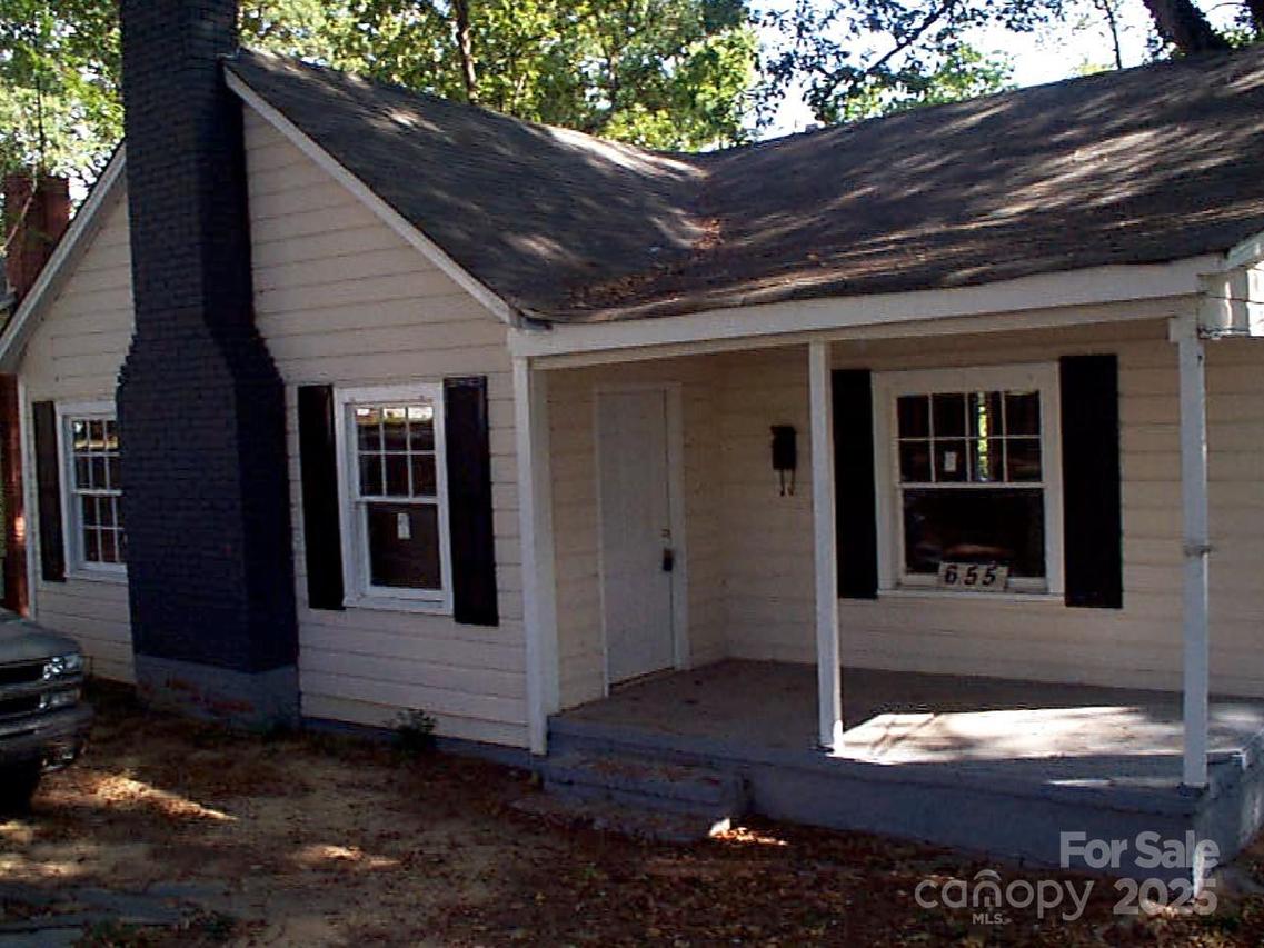 655 Bradford Dr., Charlotte, NC 28208