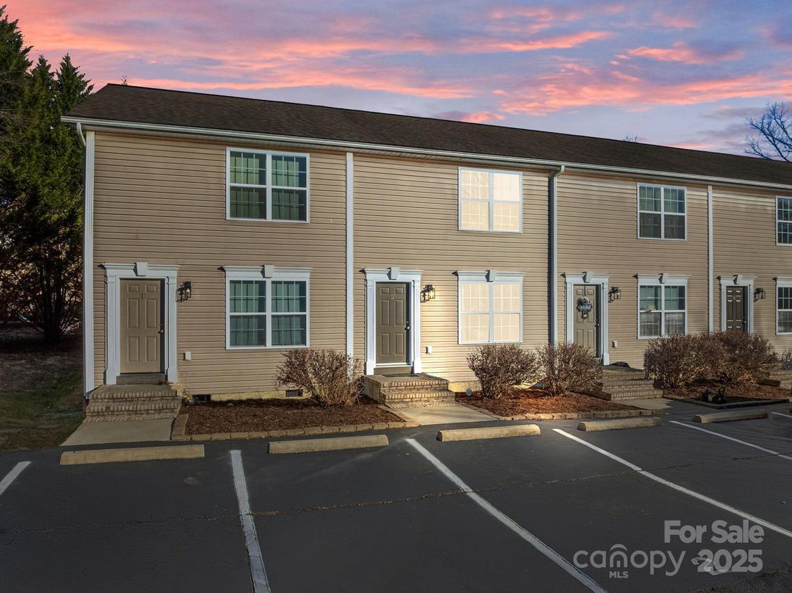 2 Meadow Glen Dr., Fletcher, NC 28732