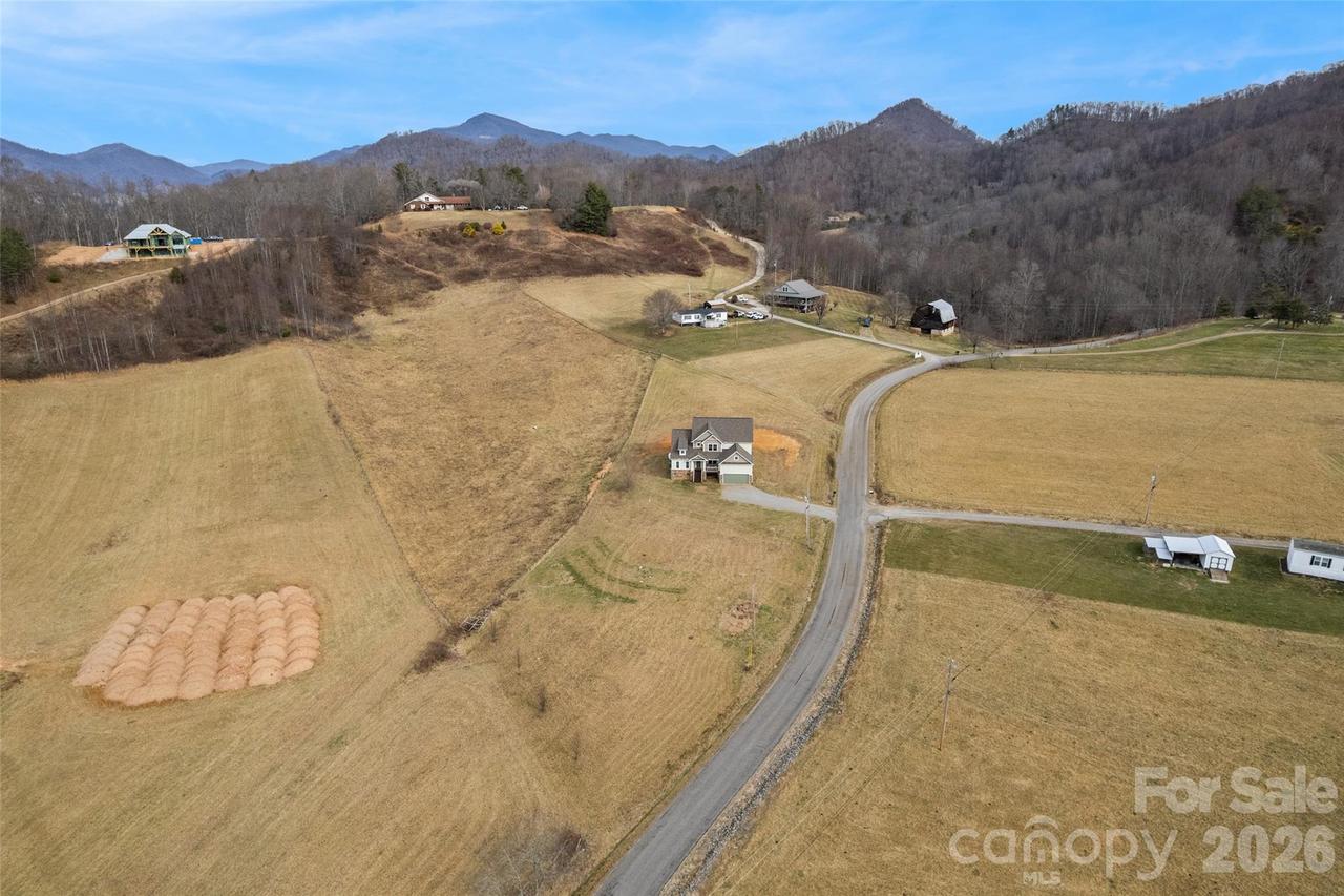 343 Rocky Lane Rd., Clyde, NC 28721