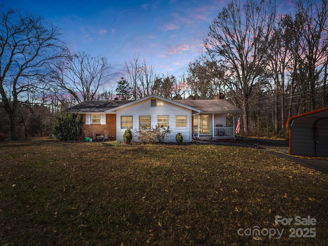 2072 Dean Ln., Lincolnton, NC 28092