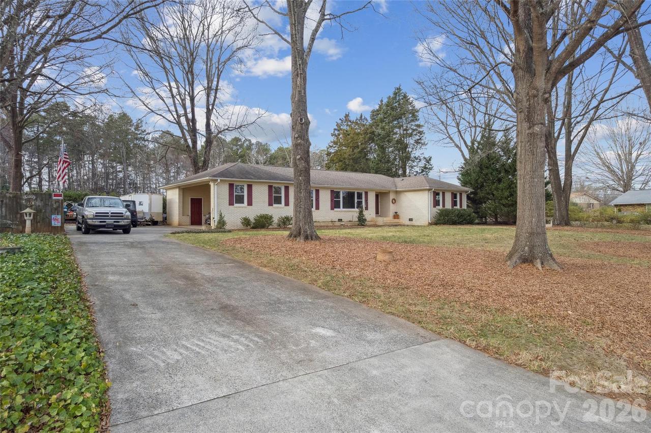 14409 Springwater Dr., Matthews, NC 28105