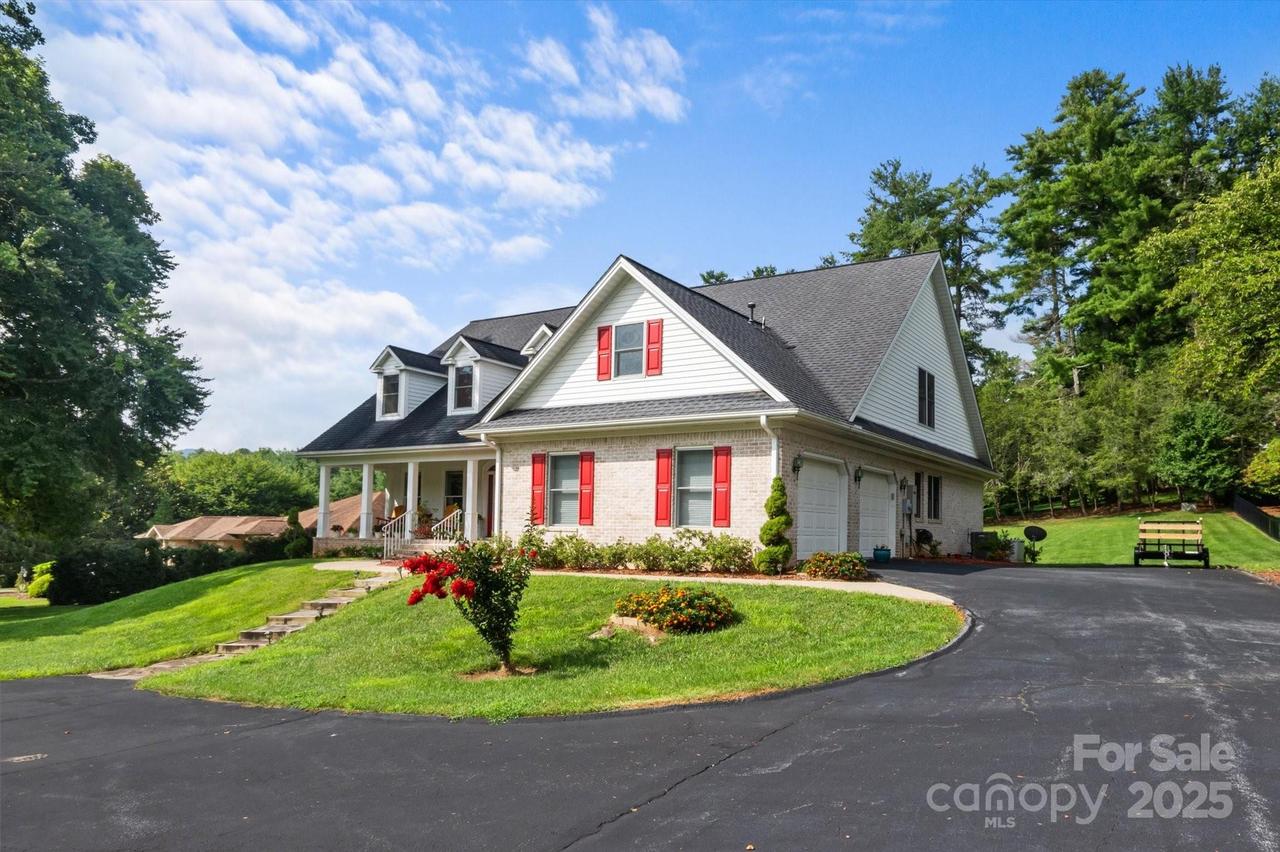 227 Sugar Hollow Rd., Hendersonville, NC 28739