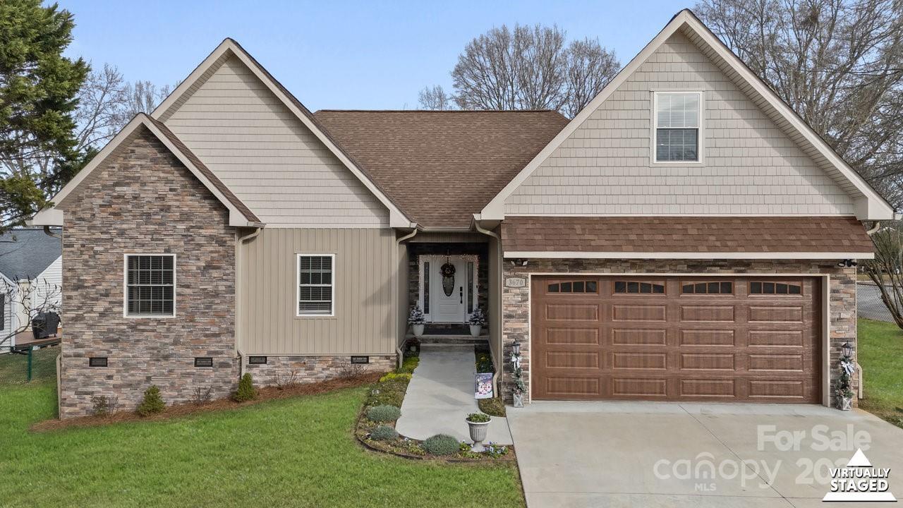 3670 NE 9th Street Dr., Hickory, NC 28601