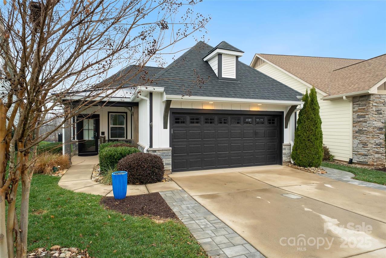 6297 Raven Rock Dr., Denver, NC 28037