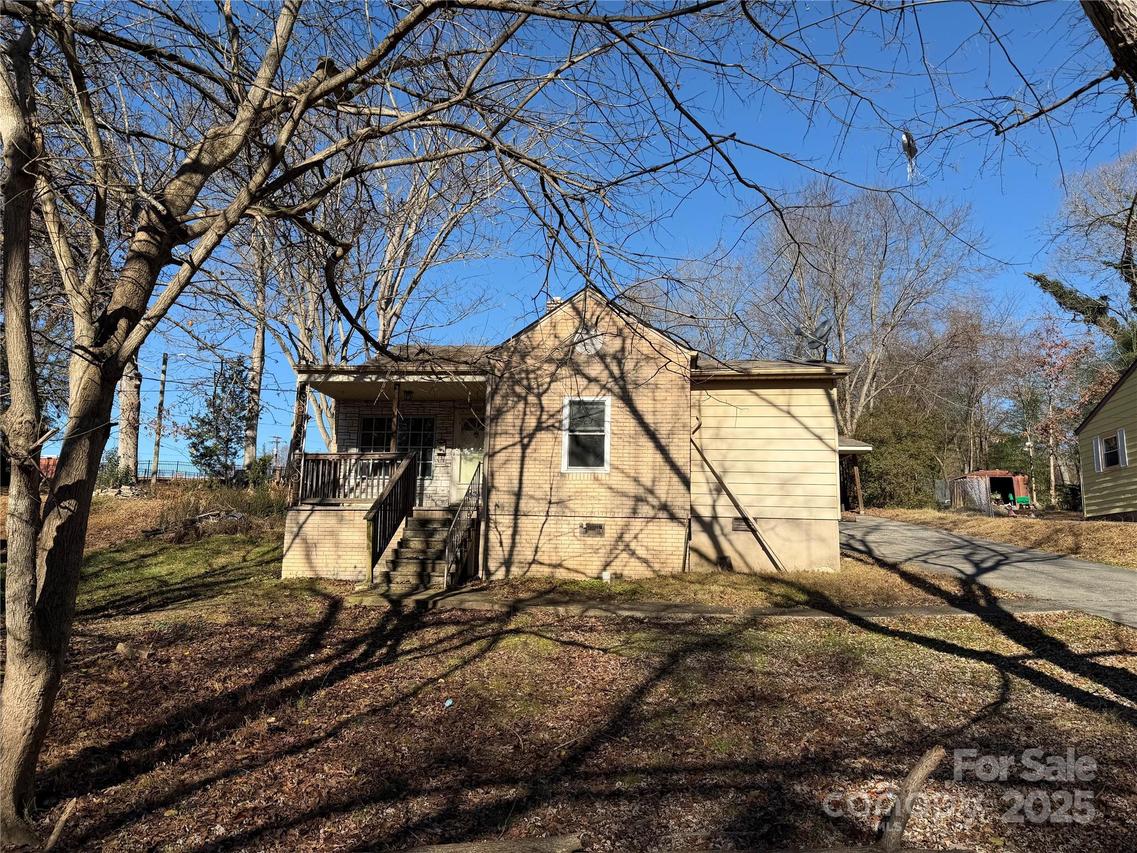 1424 W Mauney Ave., Gastonia, NC 28052