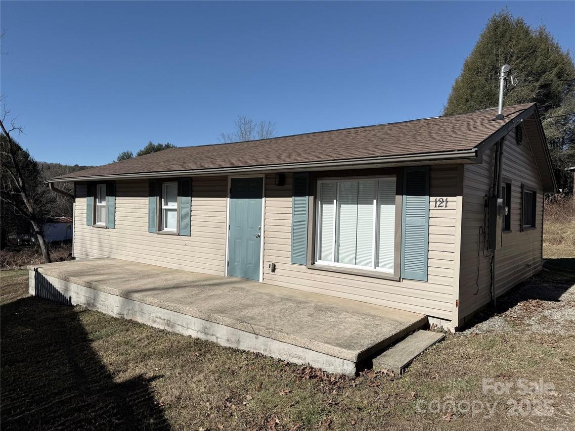 121 Tom Mckinney Rd., Brevard, NC 28712