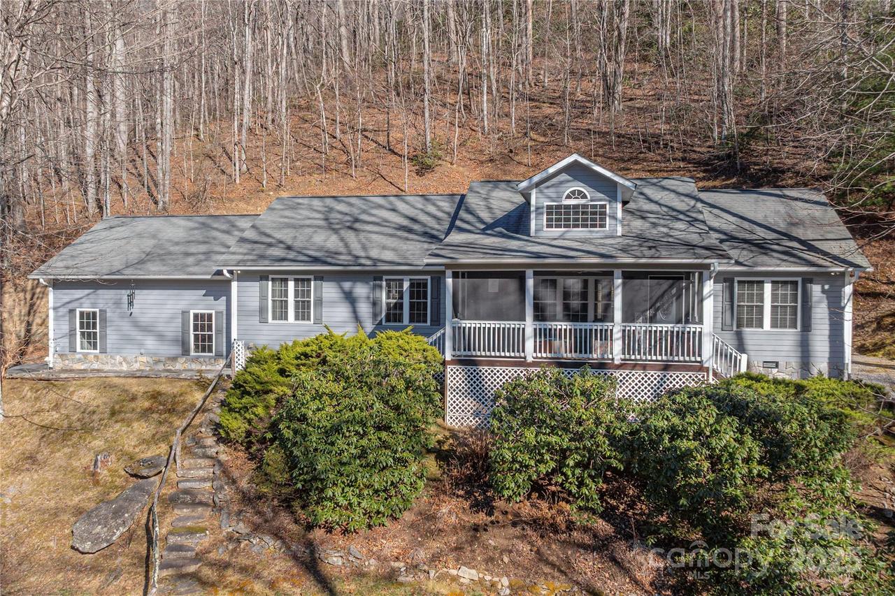 220 George Sutton Rd., Waynesville, NC 28785