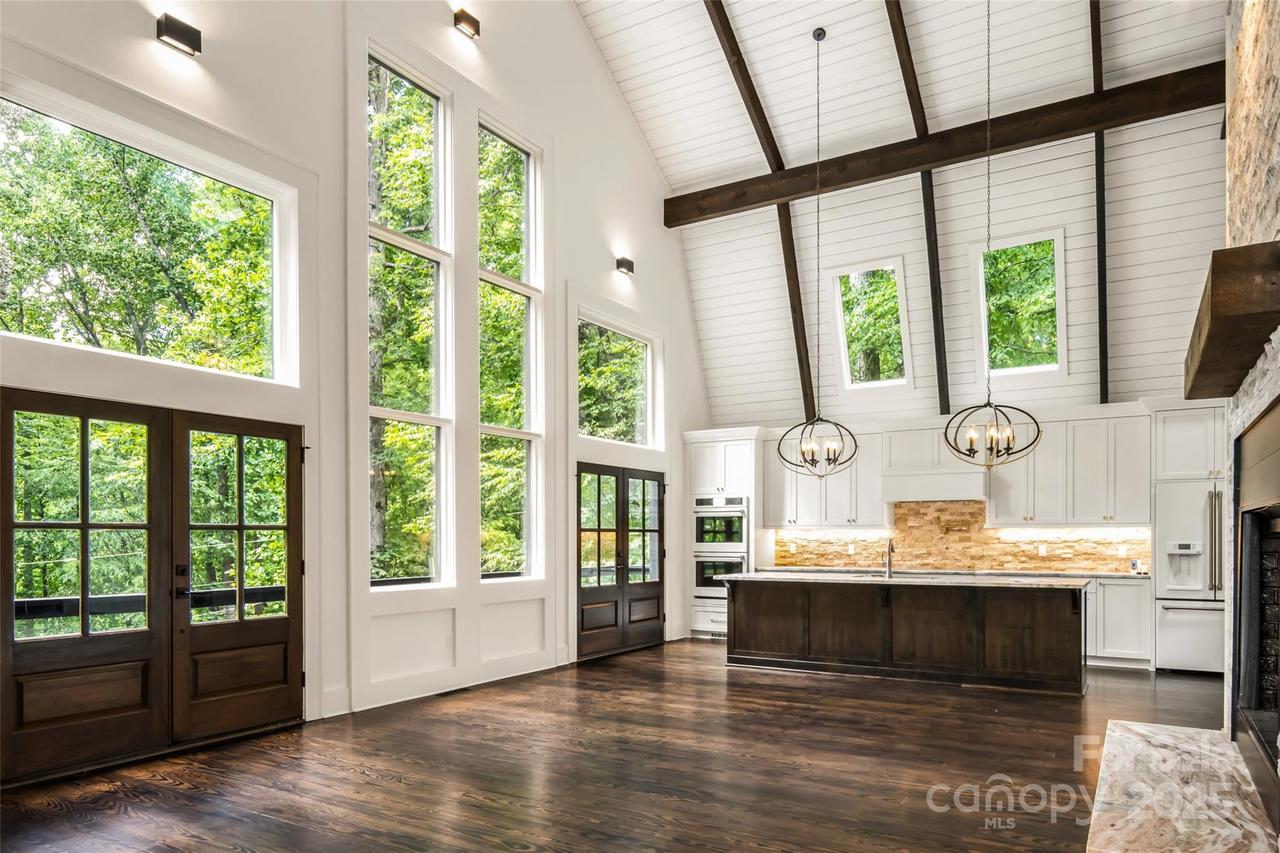 50 Turkey Trot Ln., Burnsville, NC 28714