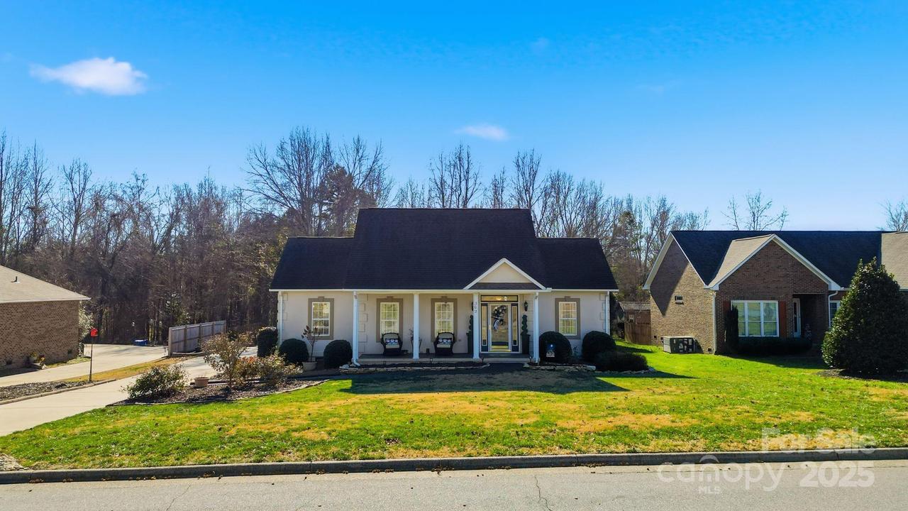 302 Alison Ln., Archdale, NC 27263