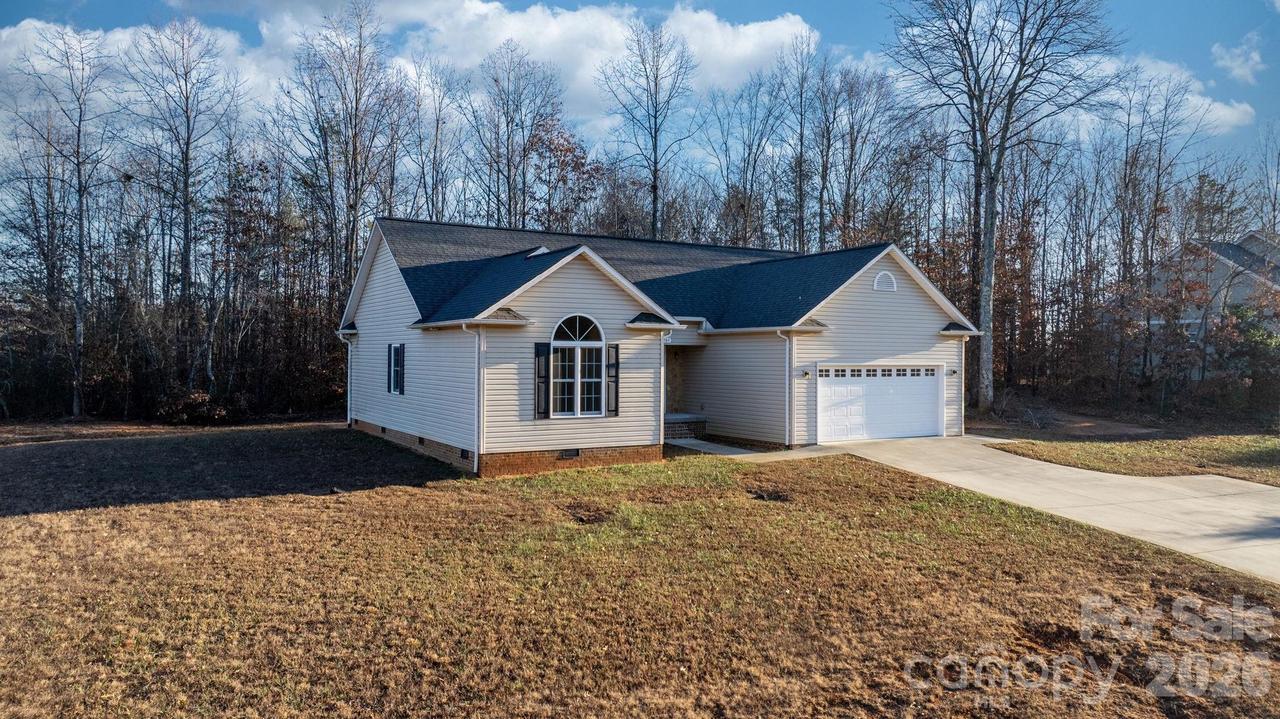 2284 Timberland Hills Dr., Newton, NC 28658