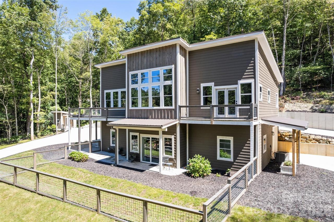 1185 Wallalieu Rd., Otto, NC 28763