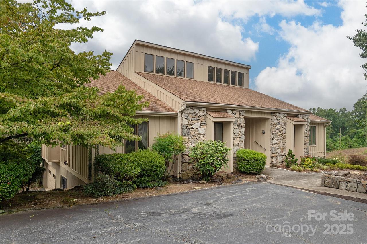 1 Westridge Ct. #Unit B, Hendersonville, NC 28791