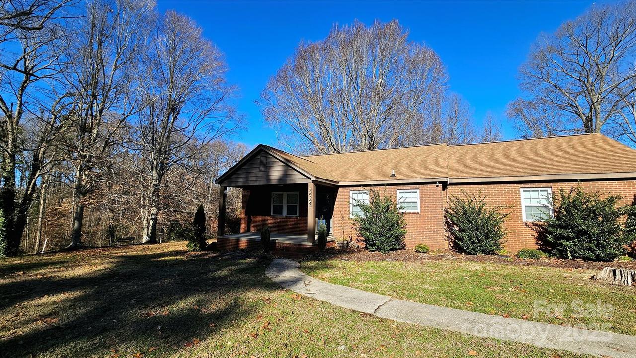2524 Pickway Dr., Charlotte, NC 28269