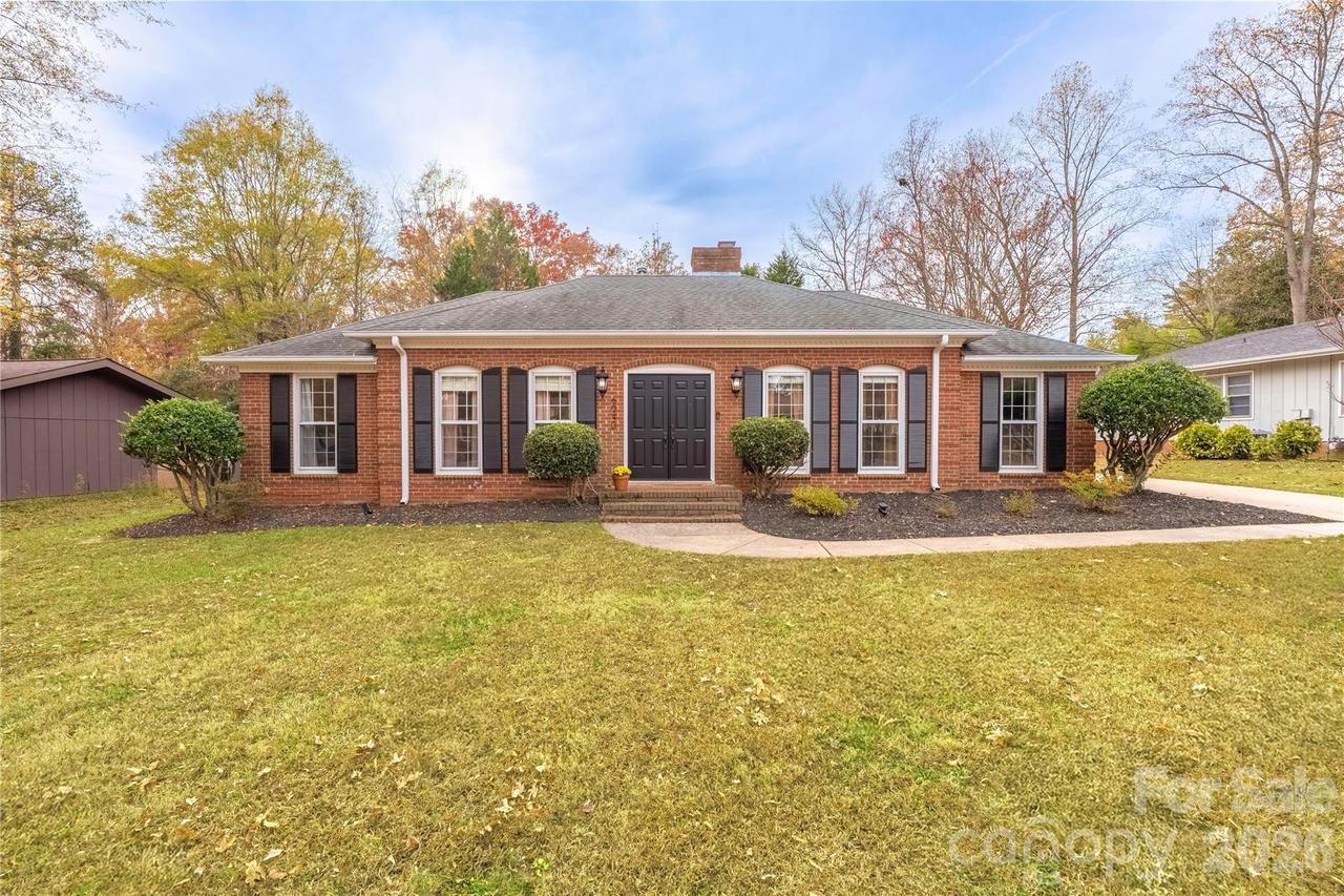 6040 Coatbridge Ln., Charlotte, NC 28212