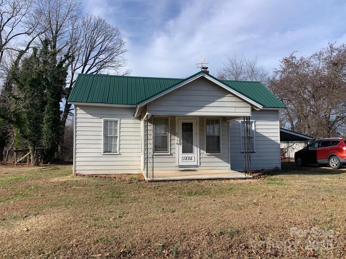 1236 Zeb Haynes Rd., Maiden, NC 28650