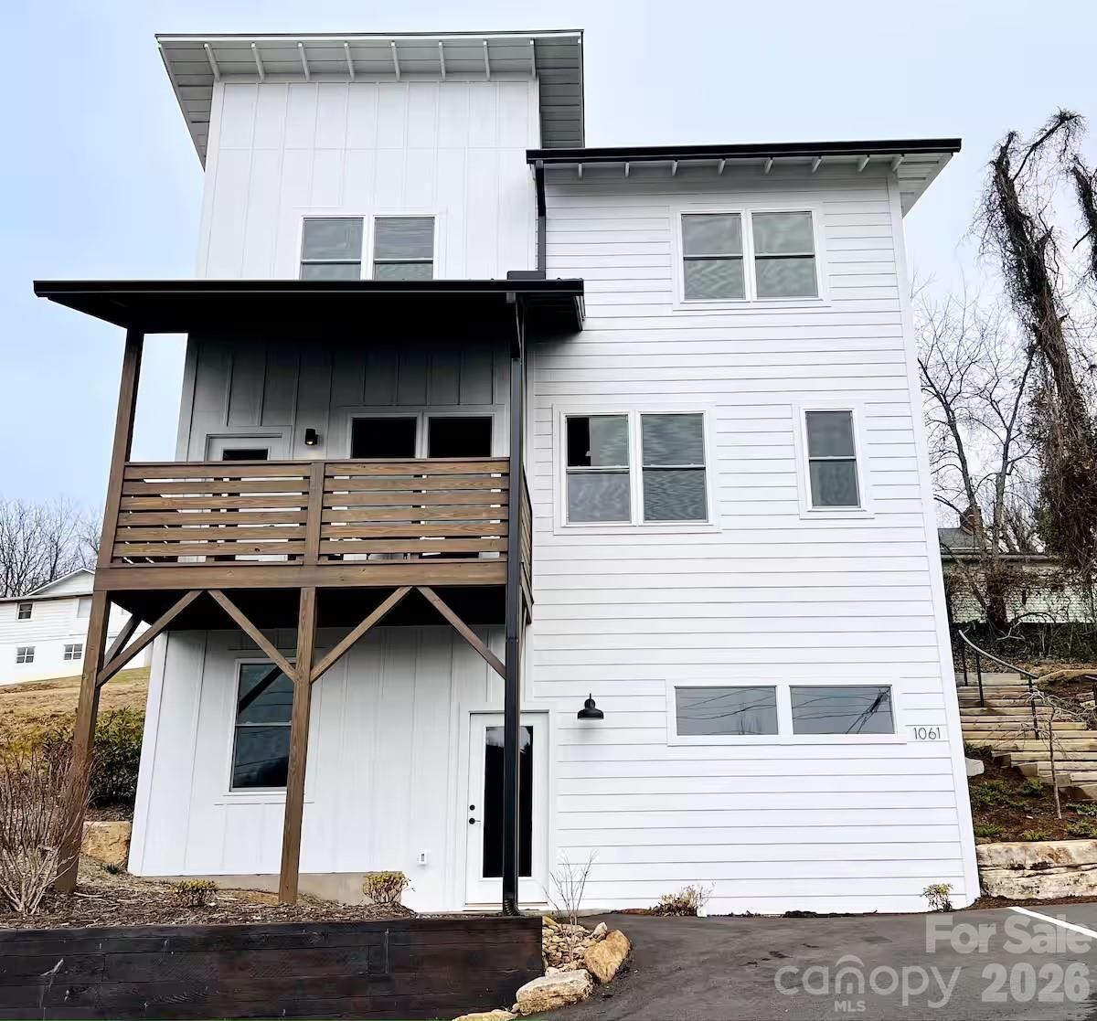 1061 Riverside Dr., Asheville, NC 28804