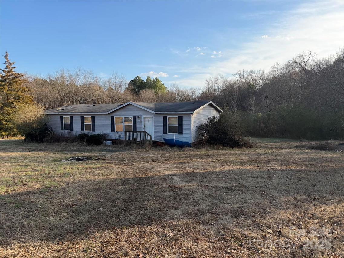 216 Pinecone Rd., Peachland, NC 28133