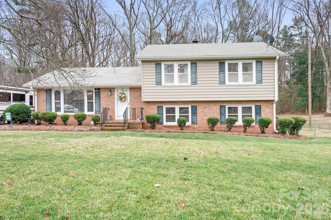 7039 Delisa Dr., Charlotte, NC 28214