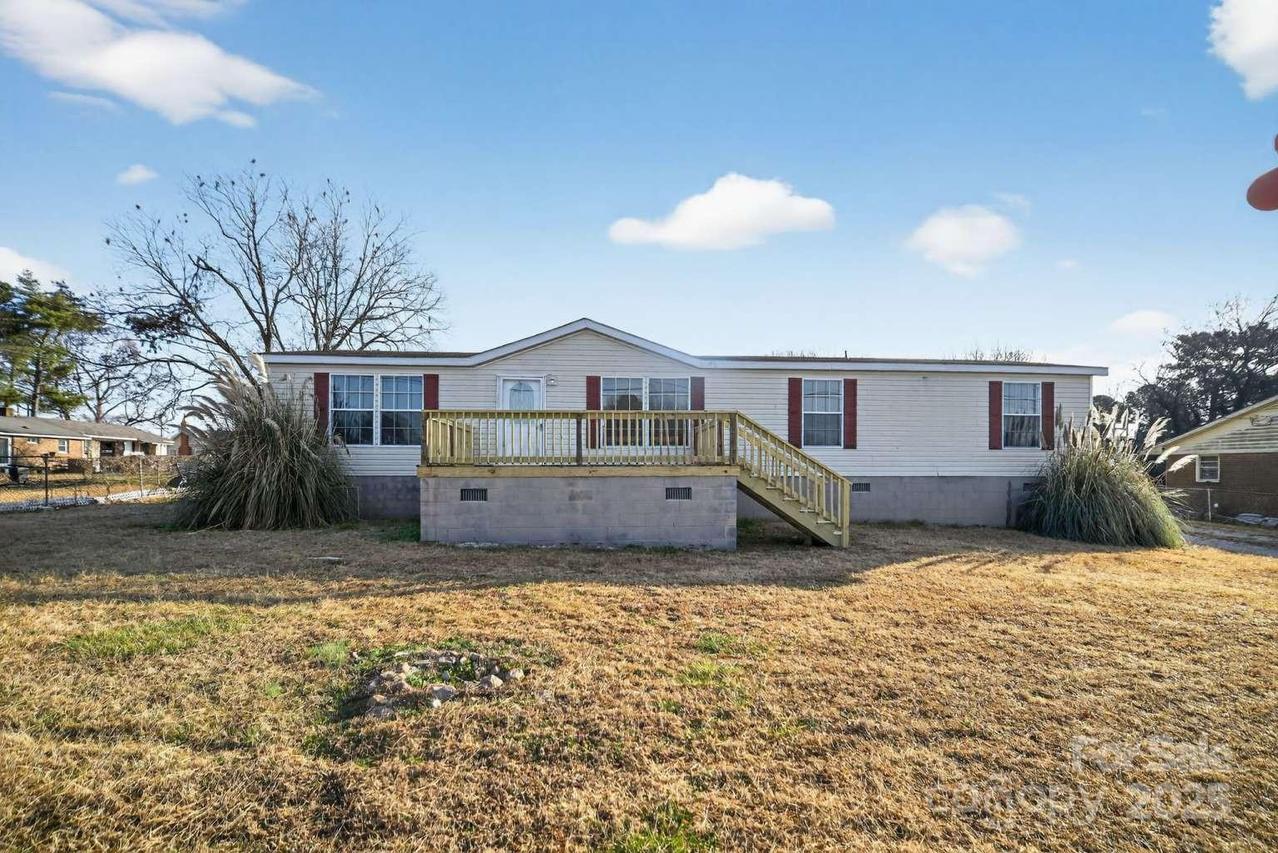 104 Gardner Dr., Gaston, NC 27832