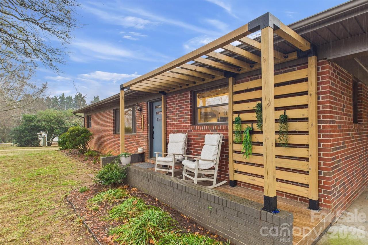 3115 Falling Creek Rd., Hickory, NC 28601