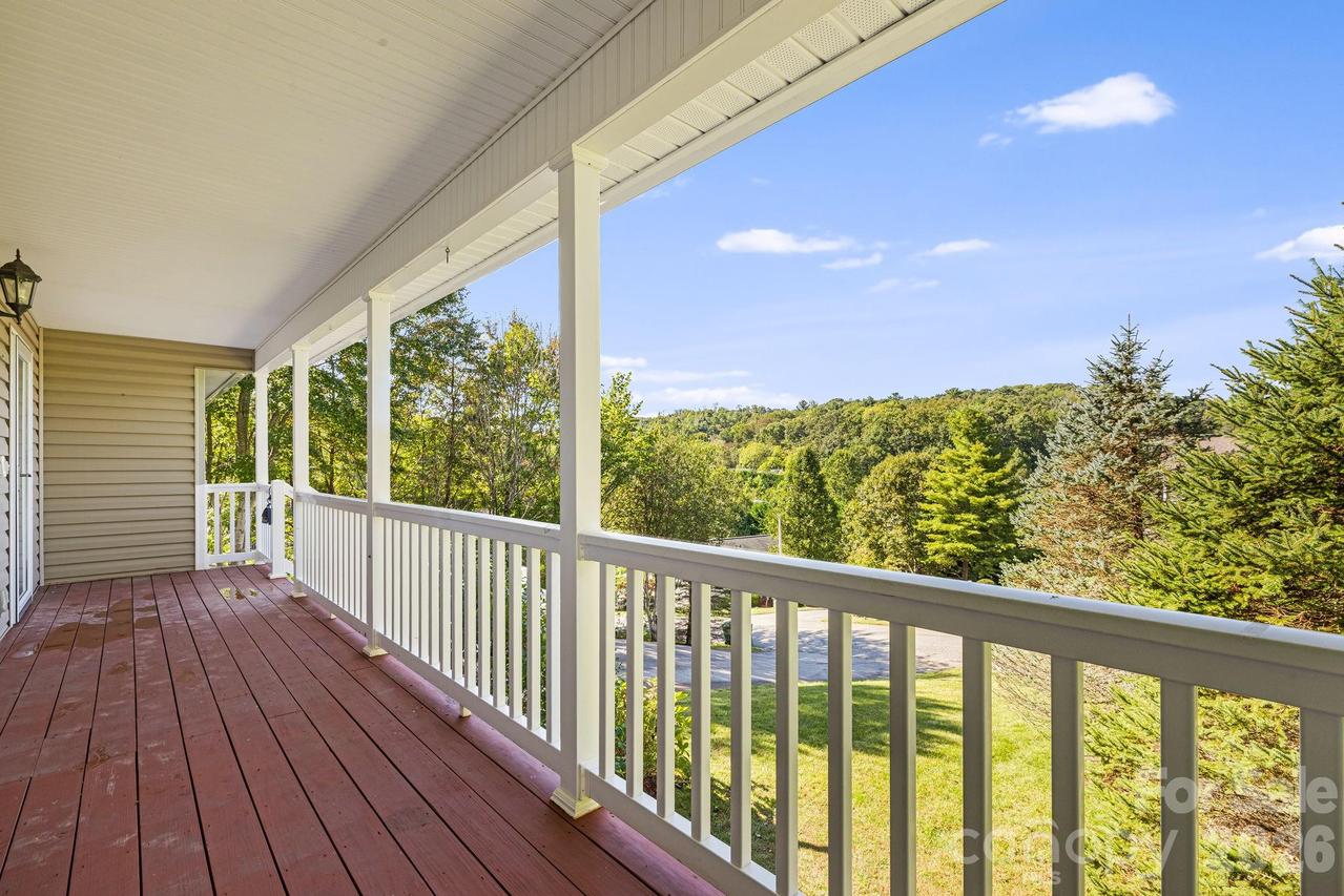 207 Christina Ct., Asheville, NC 28806