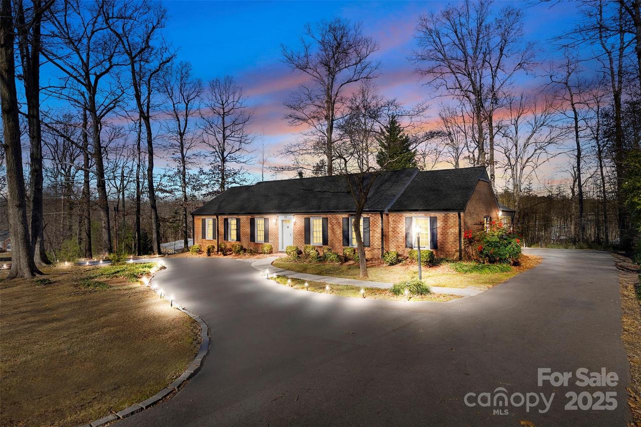 224 Lake Dr., Thomasville, NC 27360