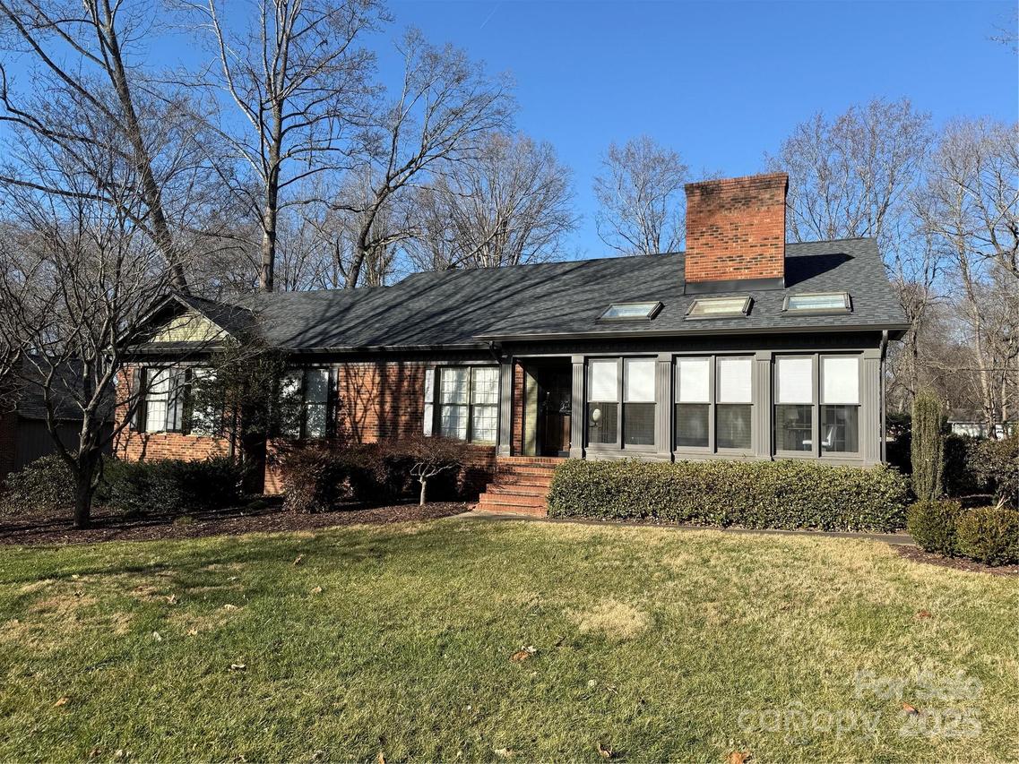 489 17th Ave., Hickory, NC 28601