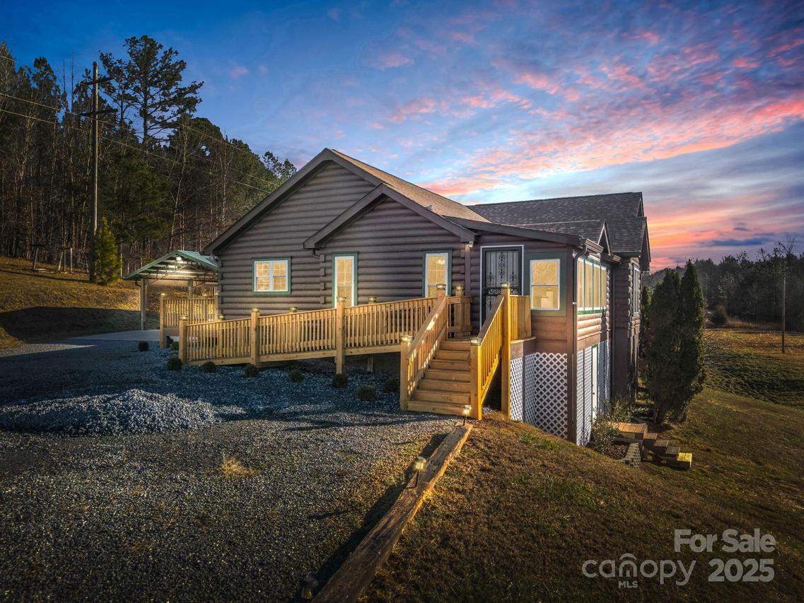 526 River Rd., Rutherfordton, NC 28139