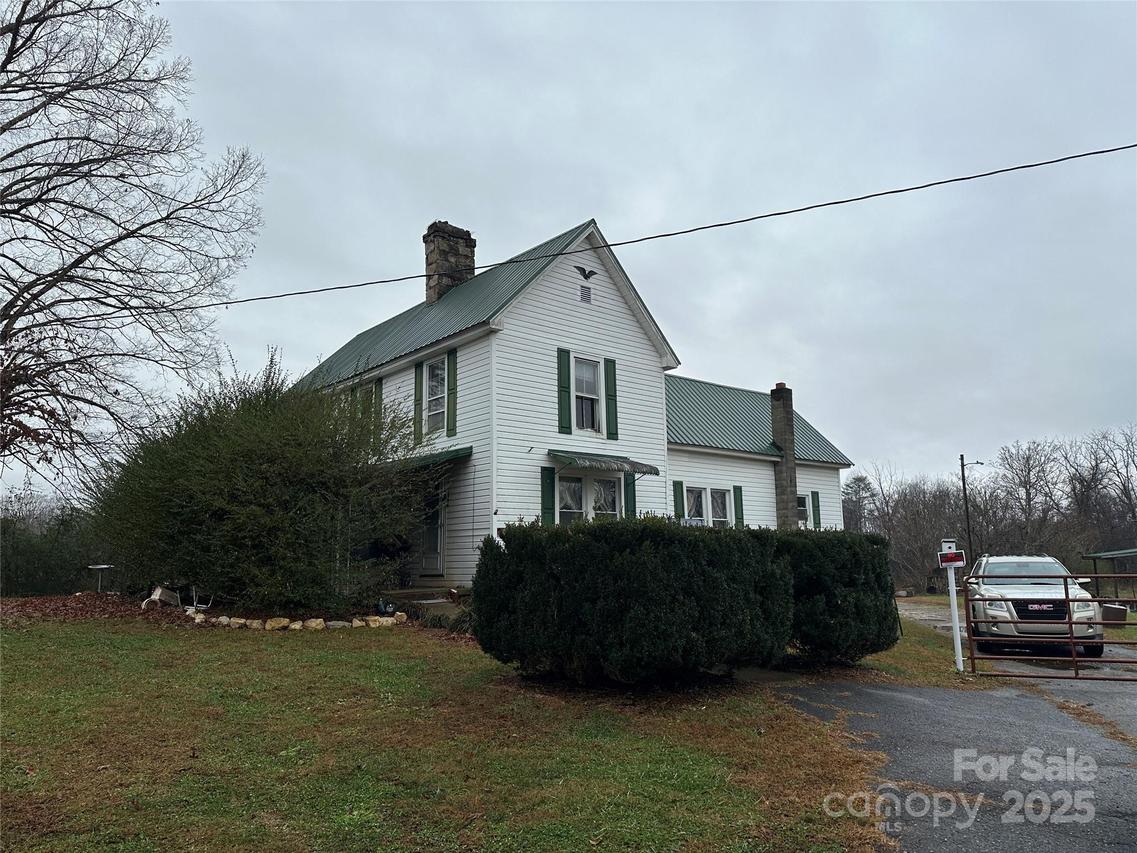 1632 Vein Mountain Rd., Nebo, NC 28761